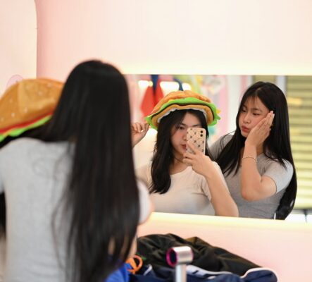 Chạm Station - Photobooth, Tea and Cream